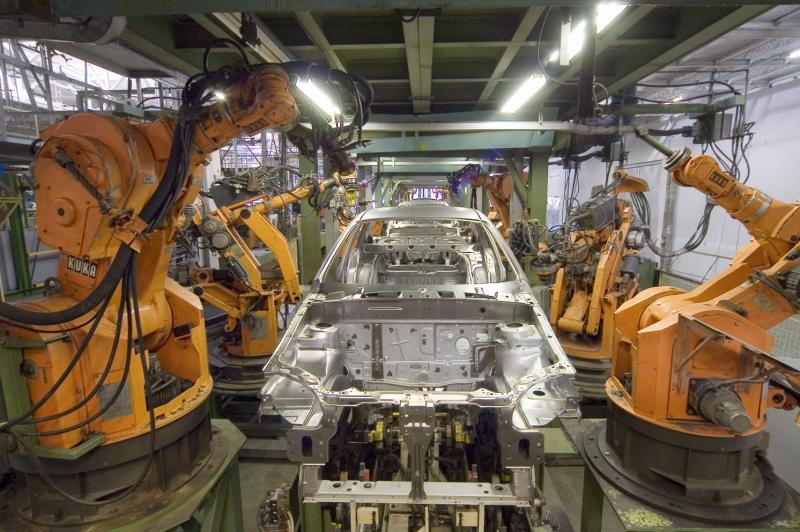 Robots en la producción de automóviles
