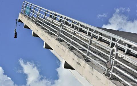 Puente de acero galvanizado